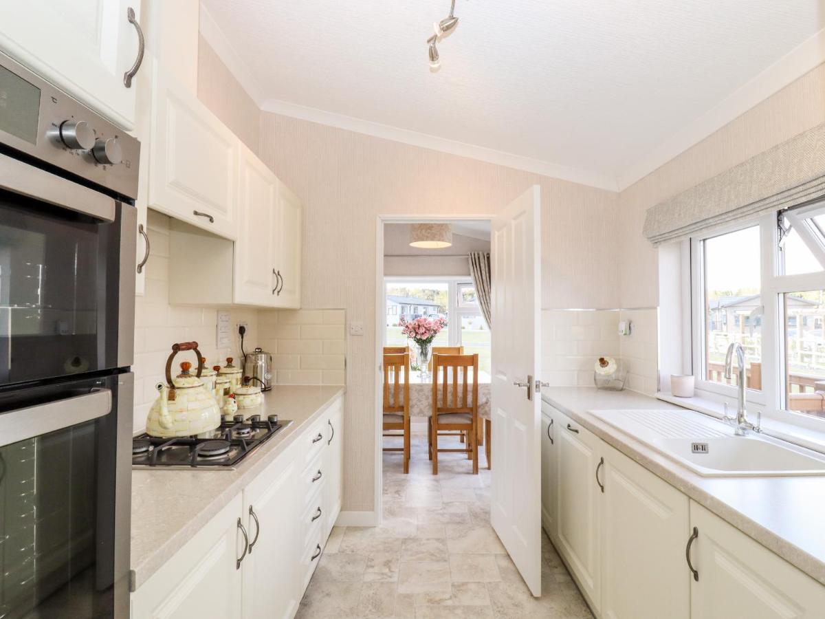 12 Bucklesham Park Villa Ipswich Ngoại thất bức ảnh