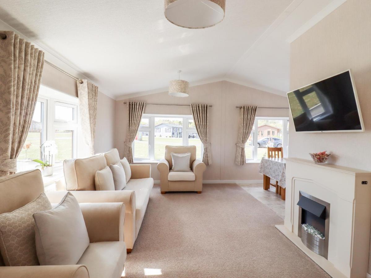 12 Bucklesham Park Villa Ipswich Ngoại thất bức ảnh